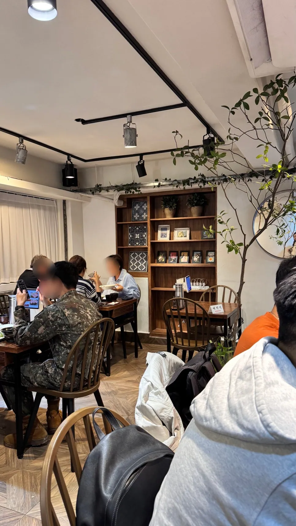 연남토마 북촌점 실내 — 2026-10-07 게시 방문기, 촬영일 미확인
