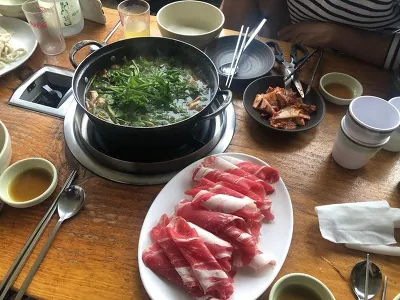 얼크니손칼국수 기장본점에서 주문한 샤브샤브. 2019년 8월 게시 사진.