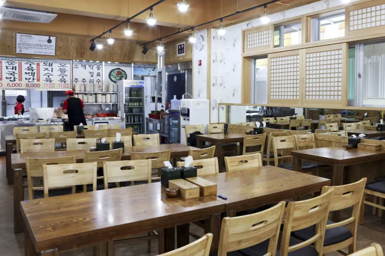 쌍둥이돼지국밥 본점 사진 3