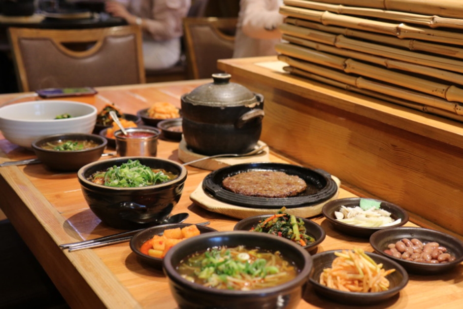 덕산명가참소국밥