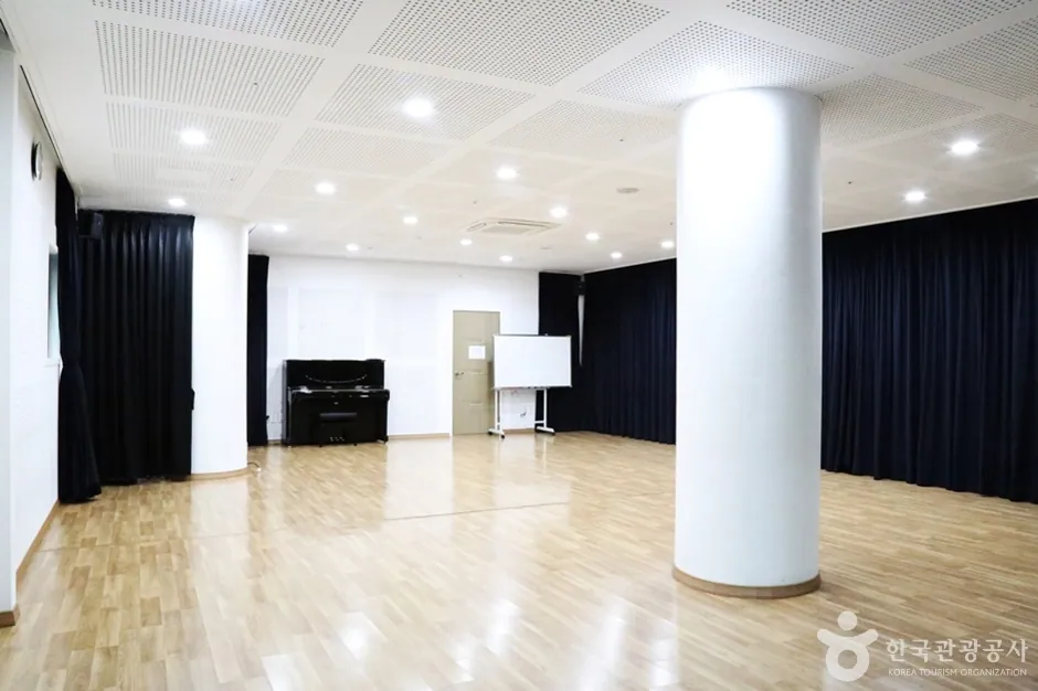 부산예술회관 사진 4