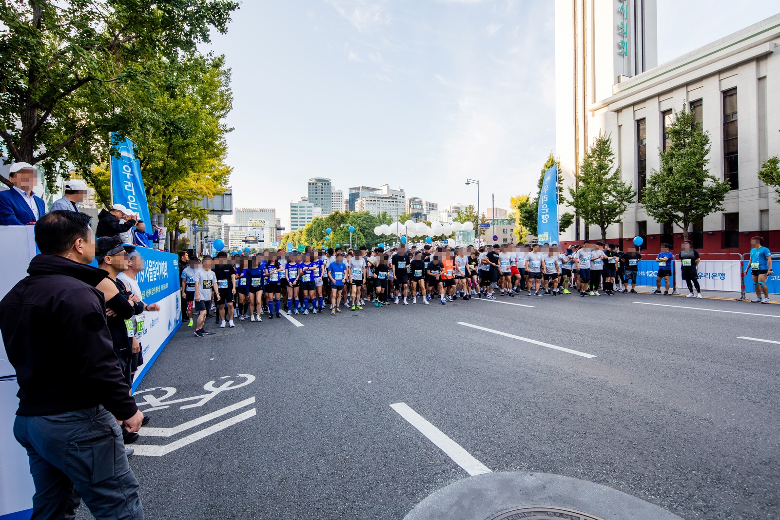 서울도시건축전시관 주변 세종대로의 서울마라톤 · 2019년