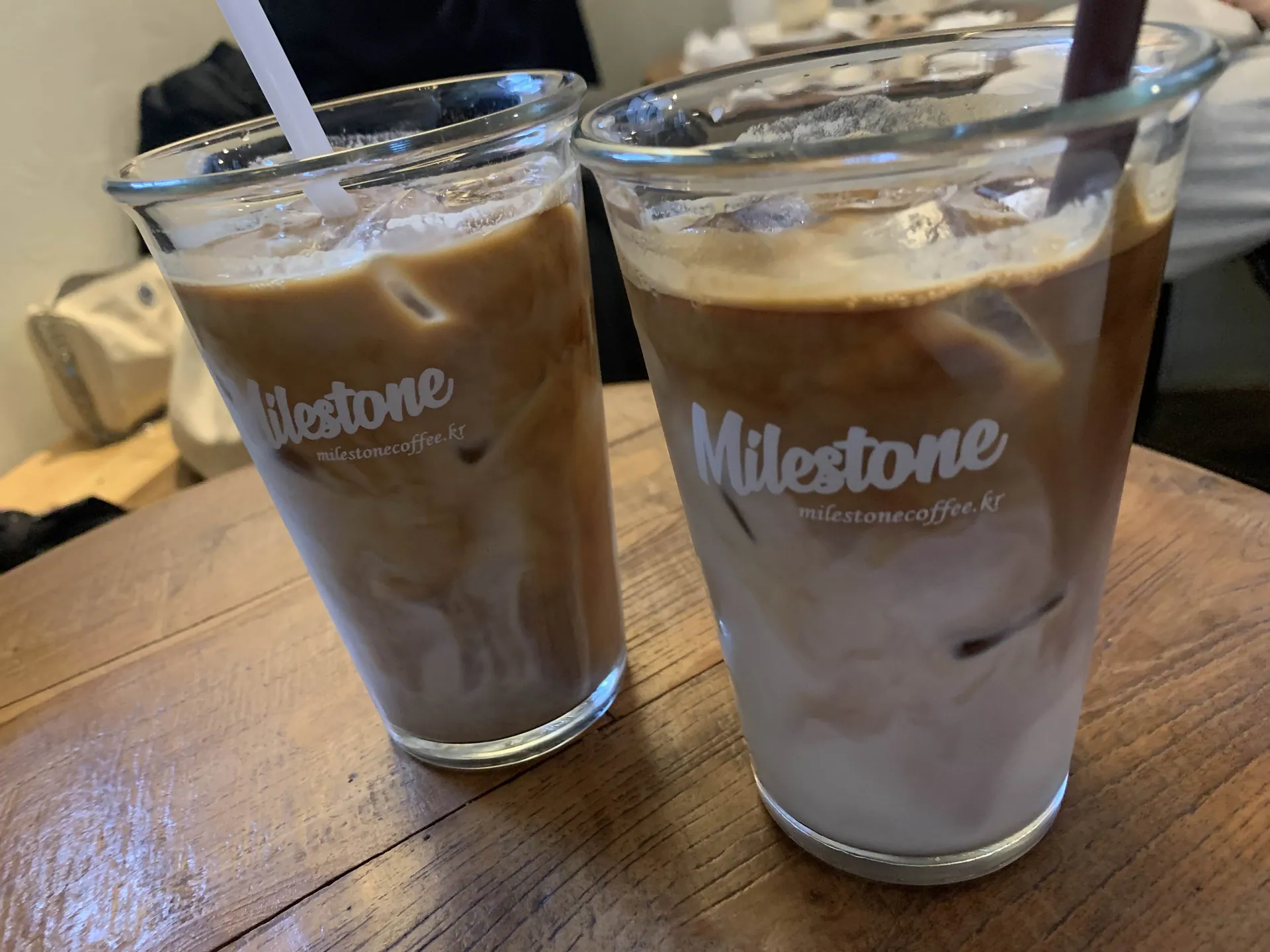 [신사맛집] 가로수길 마일스톤 커피 웨이팅하다니!