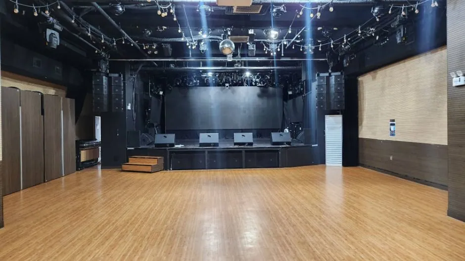 롤링홀 사진 3