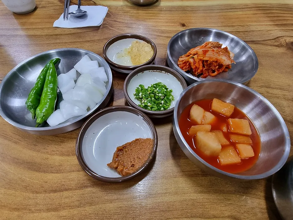 산지해장국 — 제주_제주시_산지해장국_반찬 (촬영일 미확인)