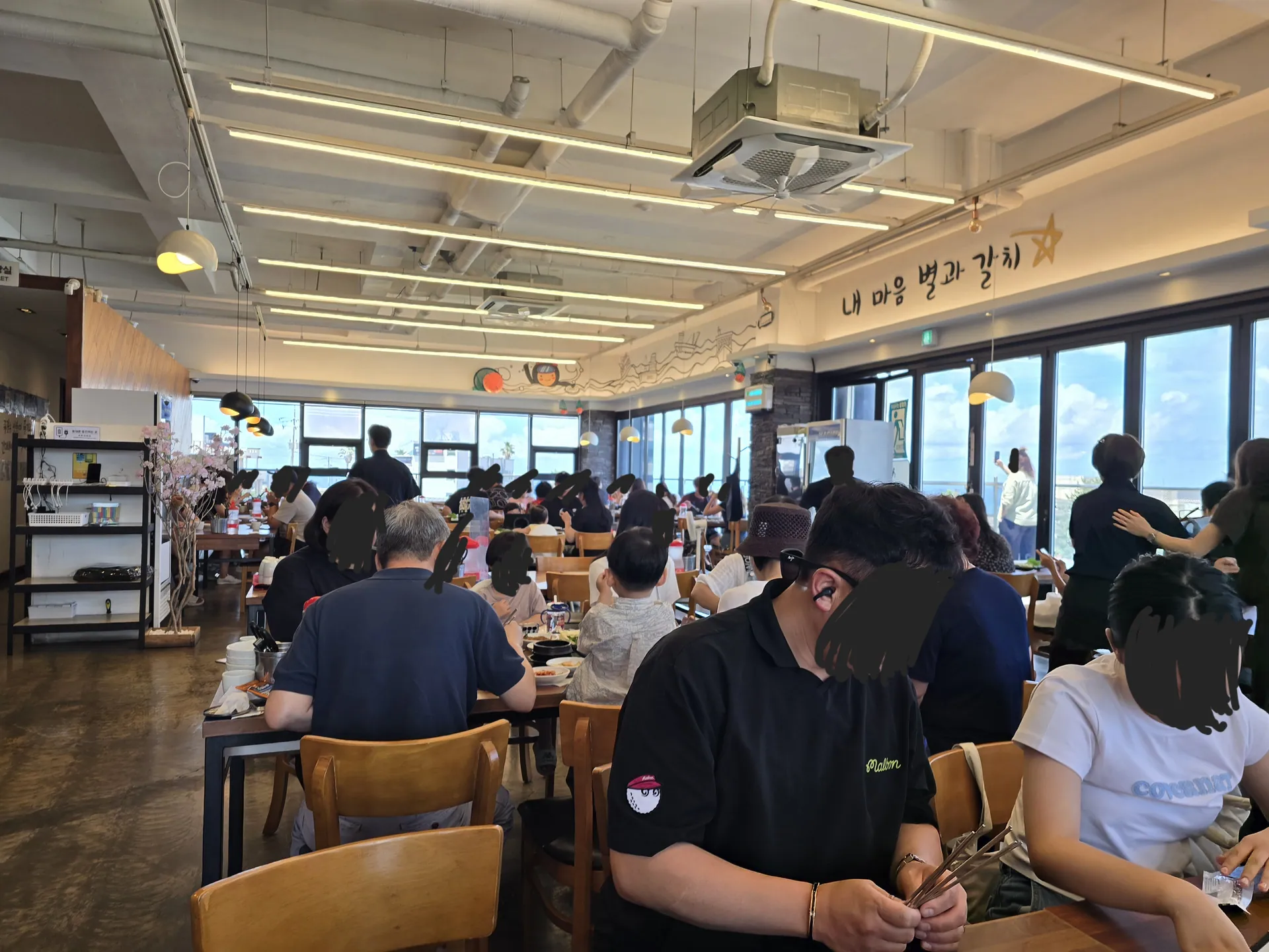 제주광해 애월본점 — 식사 공간 전경 (2026-07-30 촬영)