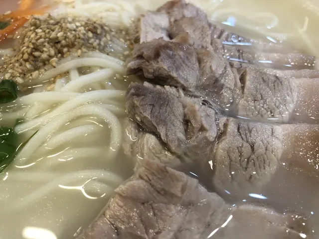 국수마당 본점 — 고기국수의 고기와 면 (2020-01-31 게시, 촬영일 미확인)
