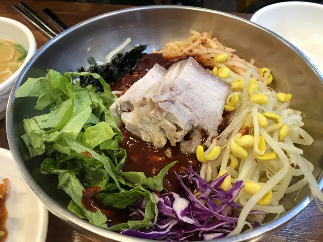 국수마당 본점 — 비빔국수 한 그릇 (2020-01-31 게시, 촬영일 미확인)