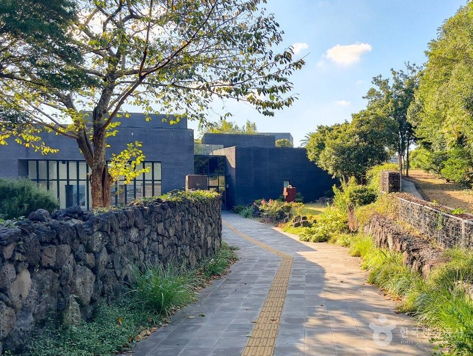 제주도립 김창열미술관