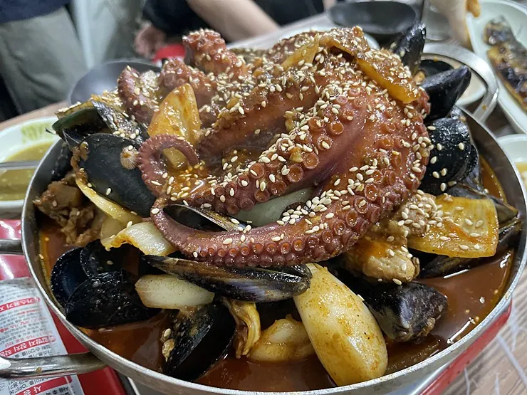 옥만이네 제주금능협재점 — 해물갈비찜 한 상 (2023-02-16 게시, 촬영일 미확인)