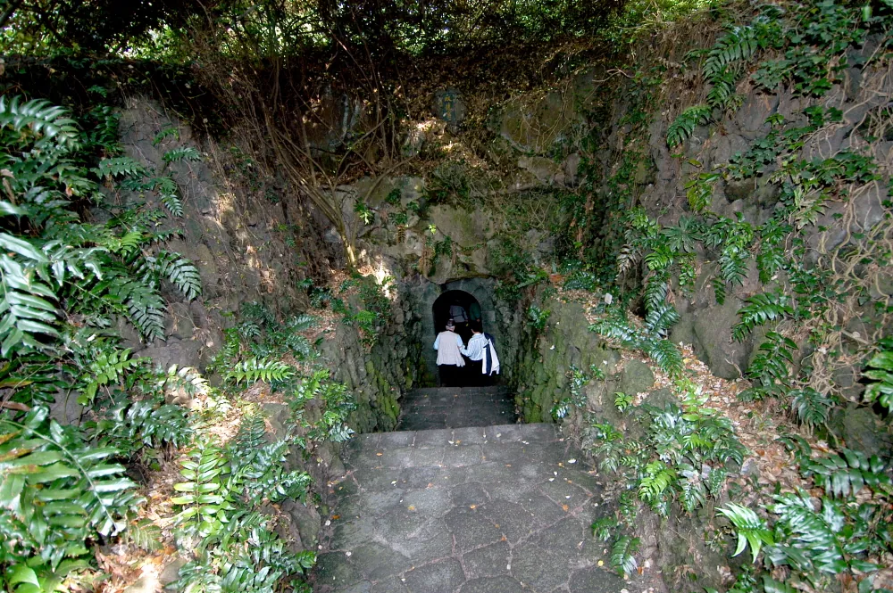 File:협재굴 제주 한림 용암동굴지대.jpg · 촬영일 미상