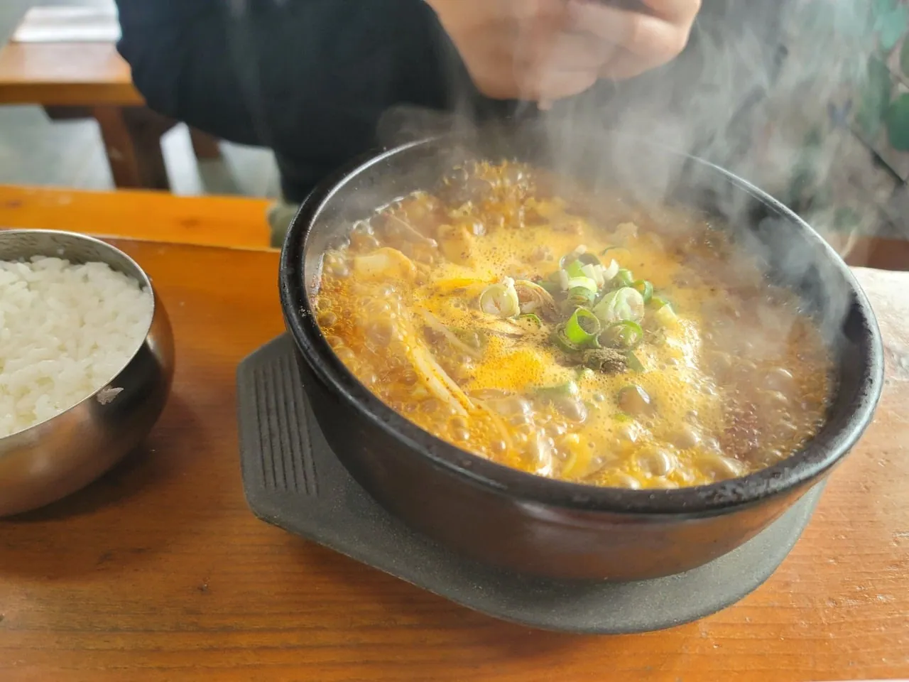 삼일식당 — 내장탕 (2025-09-09 게시, 촬영일 미확인)