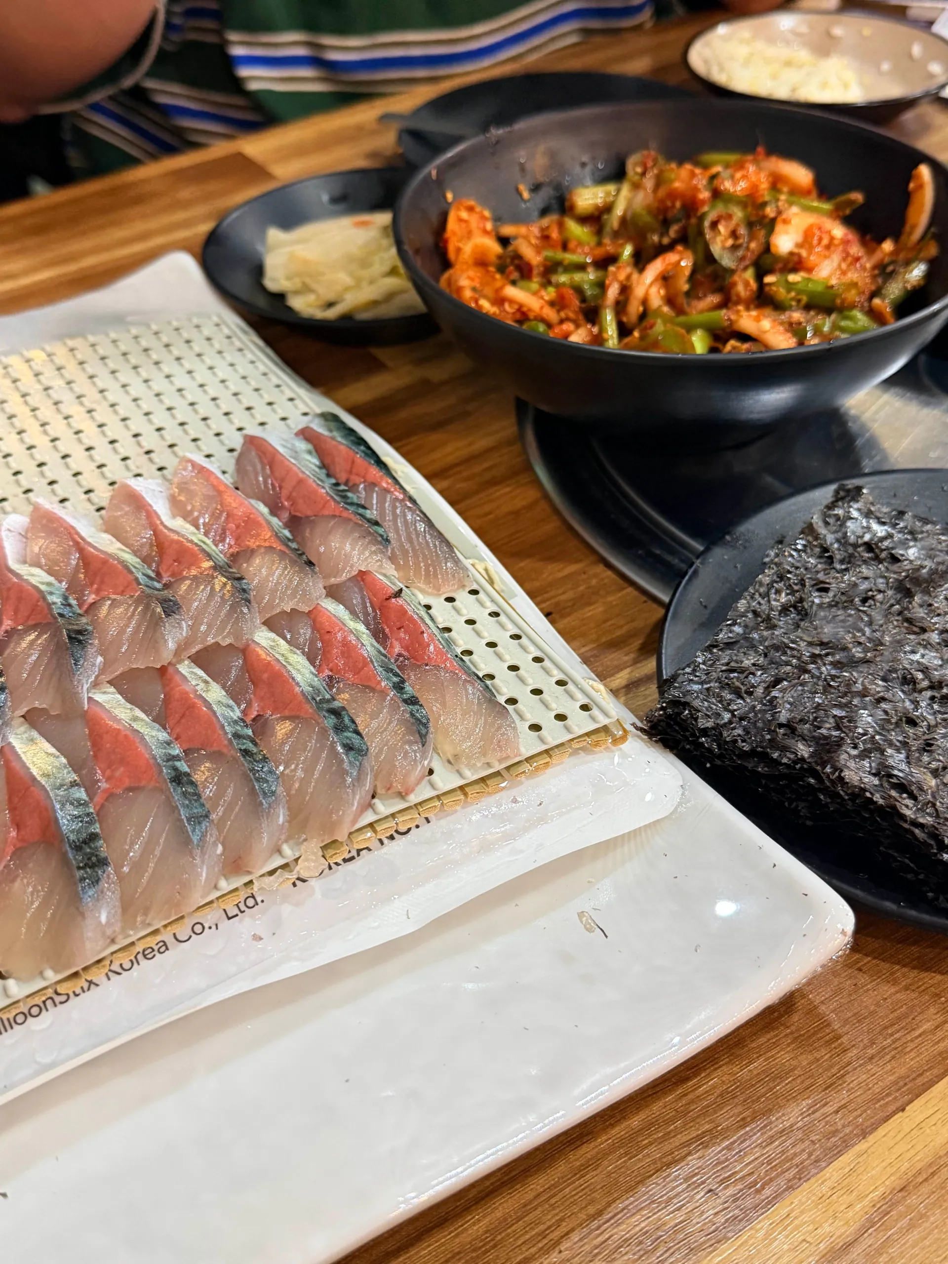 미영이네 본점 — 고등어회와 밑반찬 (2026-07-09 게시, 촬영일 미확인)