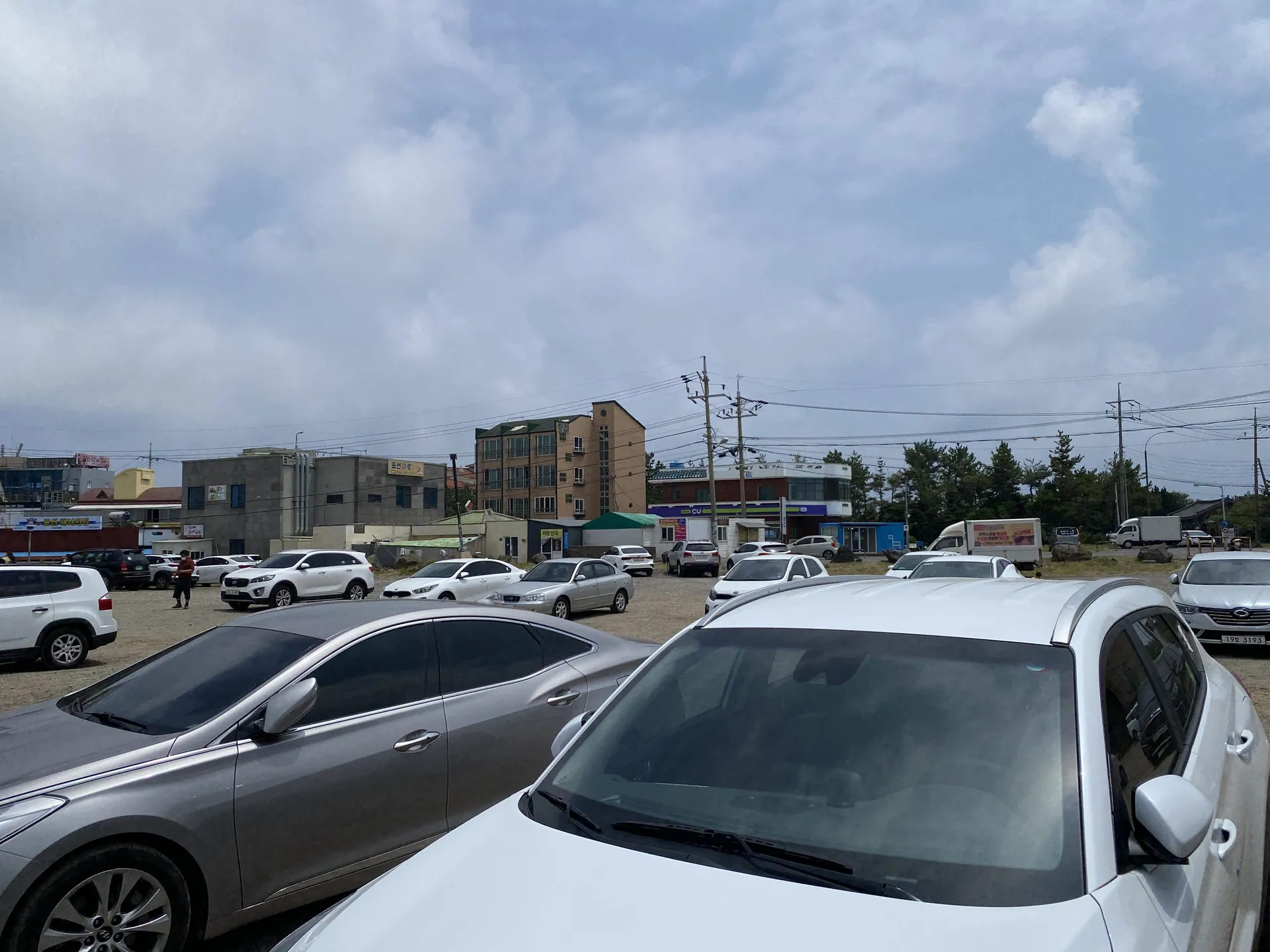 표선해수욕장 — 해수욕장 인근 주차장 (2021-08-27 게시, 촬영일 미확인)