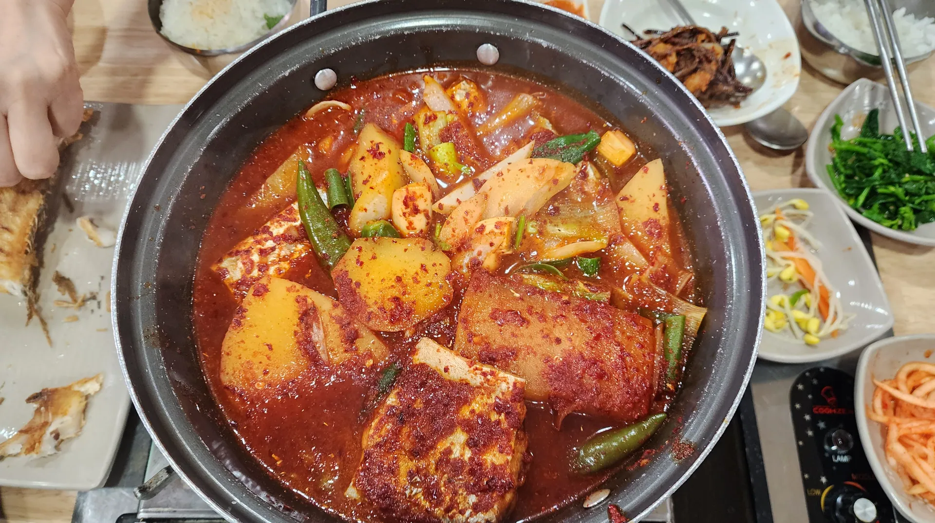 돌집식당 — 갈치조림 냄비 (2024-05-14 게시, 촬영일 미확인)