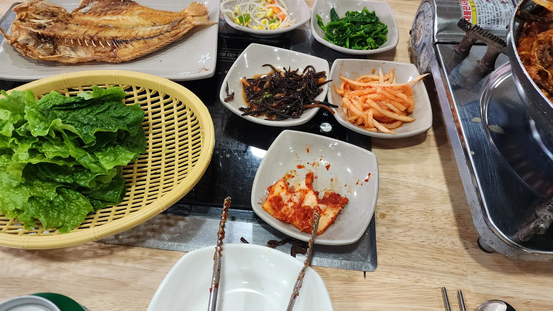 돌집식당 — 생선구이와 반찬 (2024-05-14 게시, 촬영일 미확인)