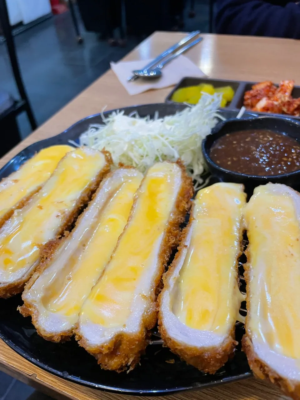 [후니도니] 점심시간 한 번쯤 먹어볼만한 종각역 치즈 가득한 치즈돈까스 맛집