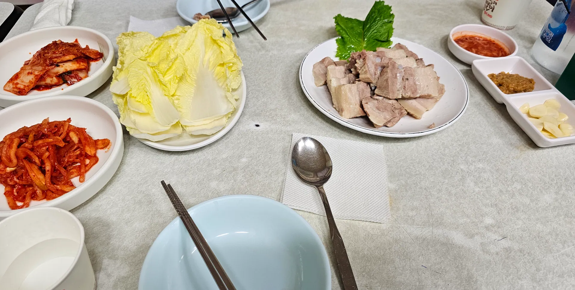 대련집 · 원문 게시 당시 방문 사진 (2024-02-17T09:12:15+09:00). 종로 대련집 직접 방문과 주문한 사골칼국수·수육 사진의 본문 연결 확인.