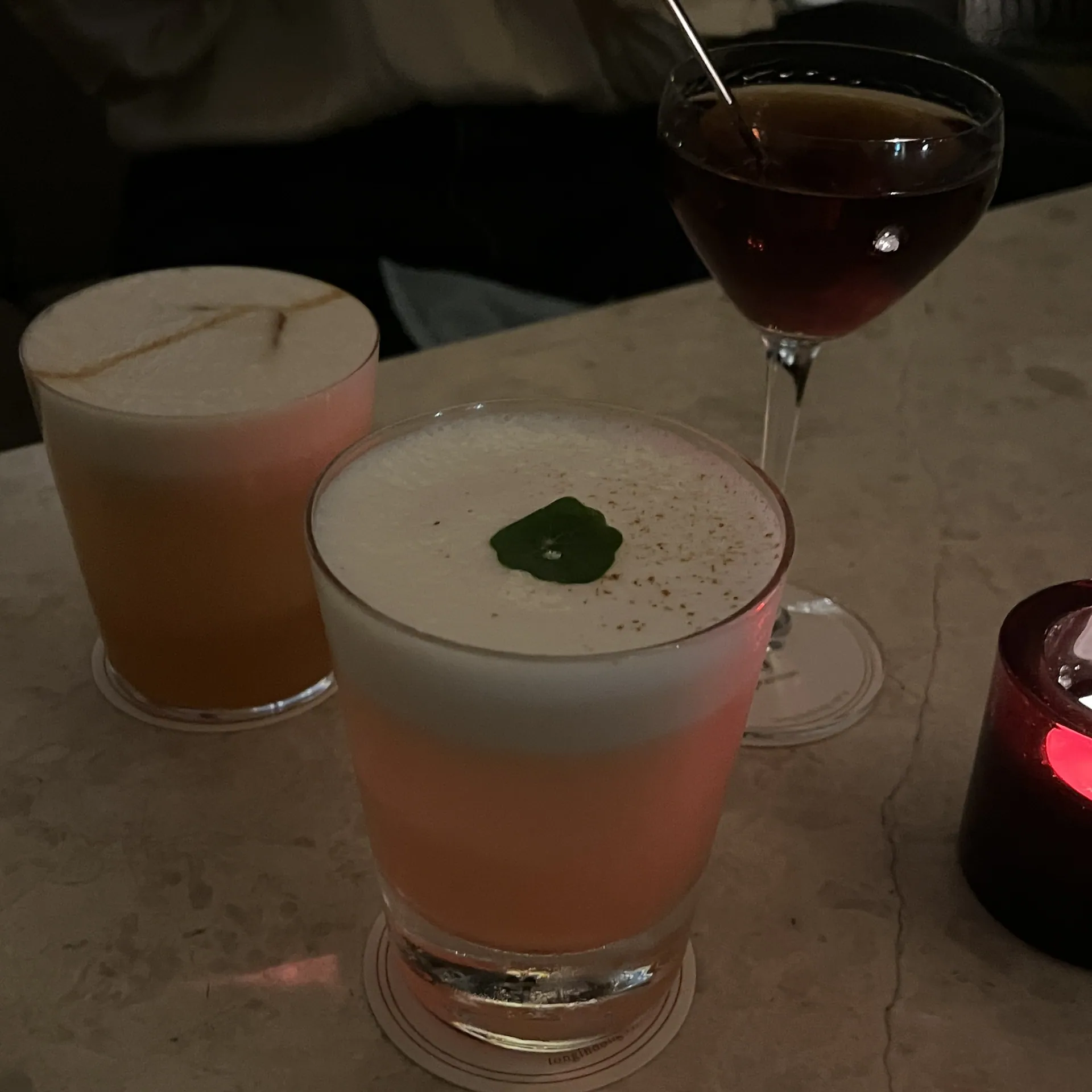 Bar Pomme 뽐 · 원문 게시 당시 방문 사진 (2023-02-22T22:19:24+09:00). 서촌 통인동 Bar Pomme 방문·메뉴·직접 주문 칵테일 확인. 인물이 크게 보이는 실내0번 보류.