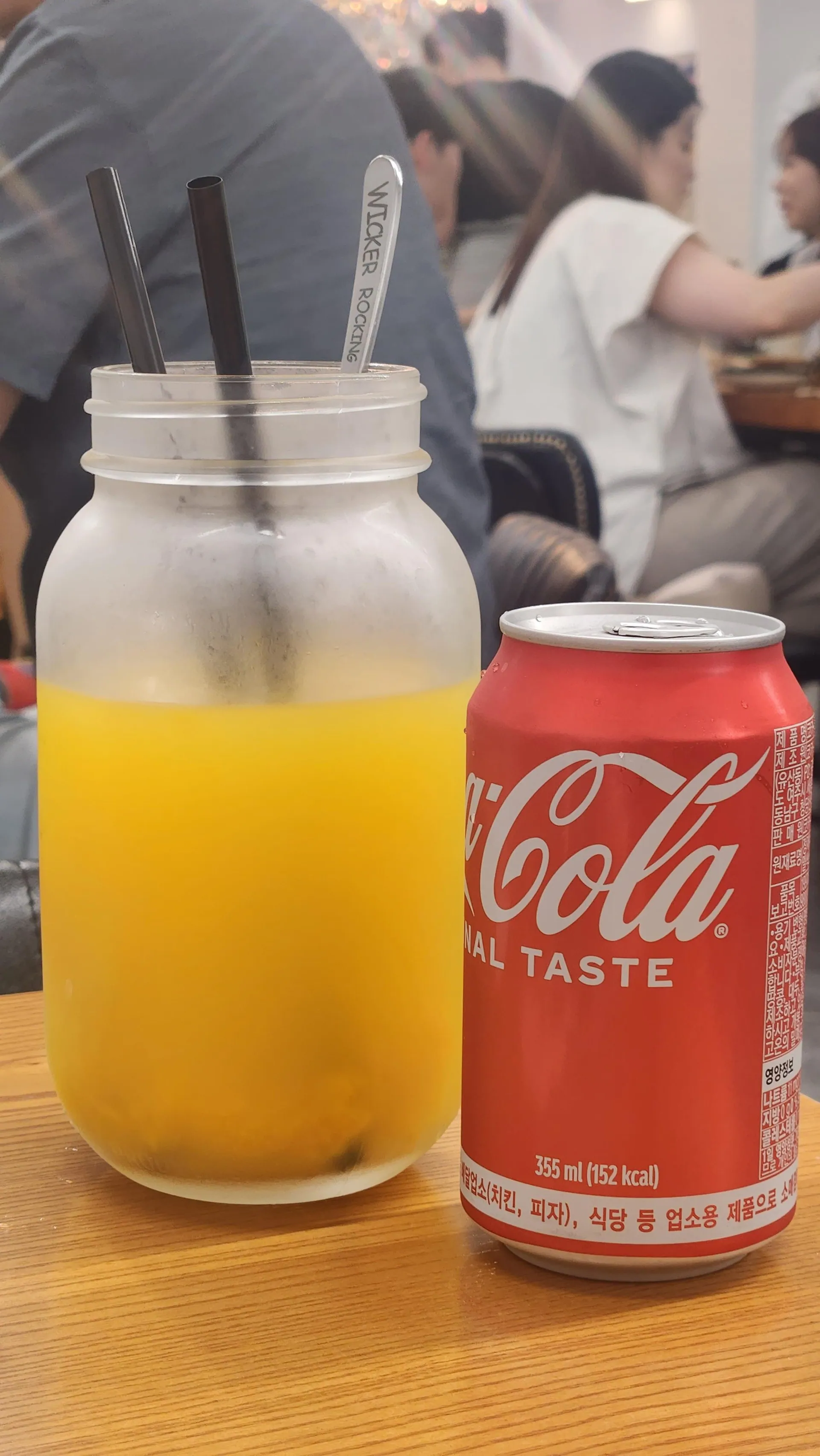 장인닭갈비 명동점 · 원문 게시 당시 방문 사진 (2025-05-27T09:53:57+09:00). 원문 지점·방문 서술과 현장 간판·공간·음식 사진을 대조해 직접 촬영 및 대상 귀속 확인.
