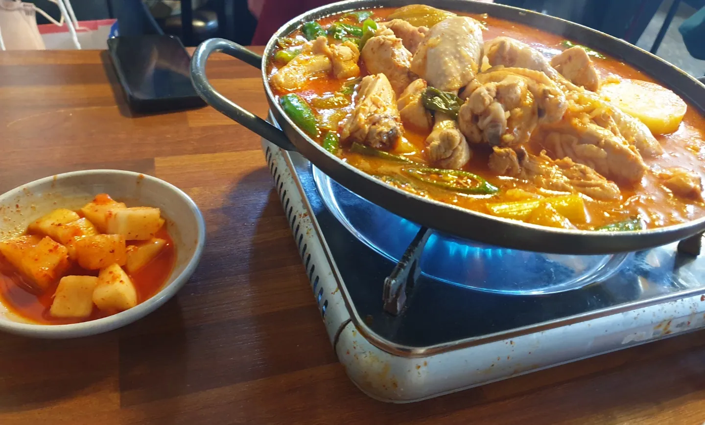 풍년닭도리탕 본점 · 원문 게시 당시 방문 사진 (2022-06-14T21:31:30+09:00). 영업시간 웹 캡처 제외. 북창동 본점 현장·음식 직접촬영 확인.