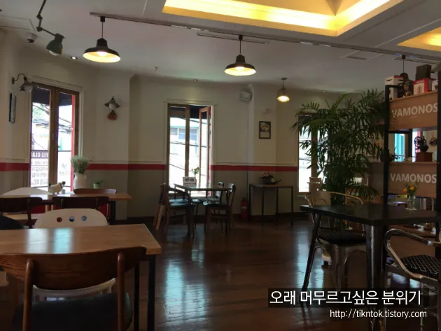 Vamonos Gwangbok-dong interior.