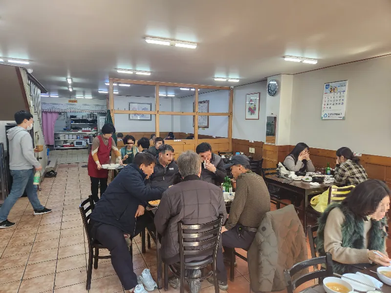 Dining room at Jagalchi Gimhae Restaurant.