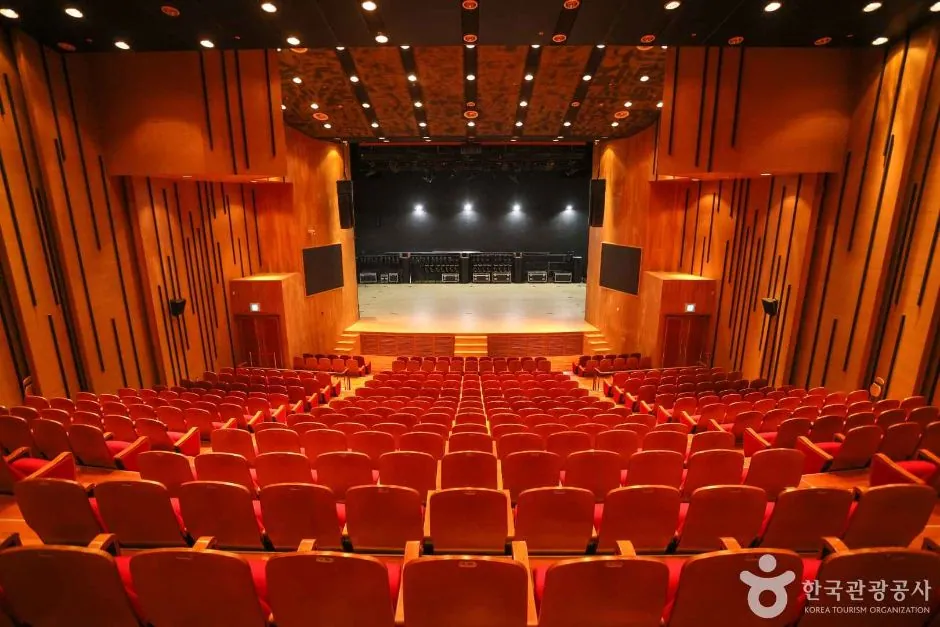 영도문화예술회관 공연장 객석 전경