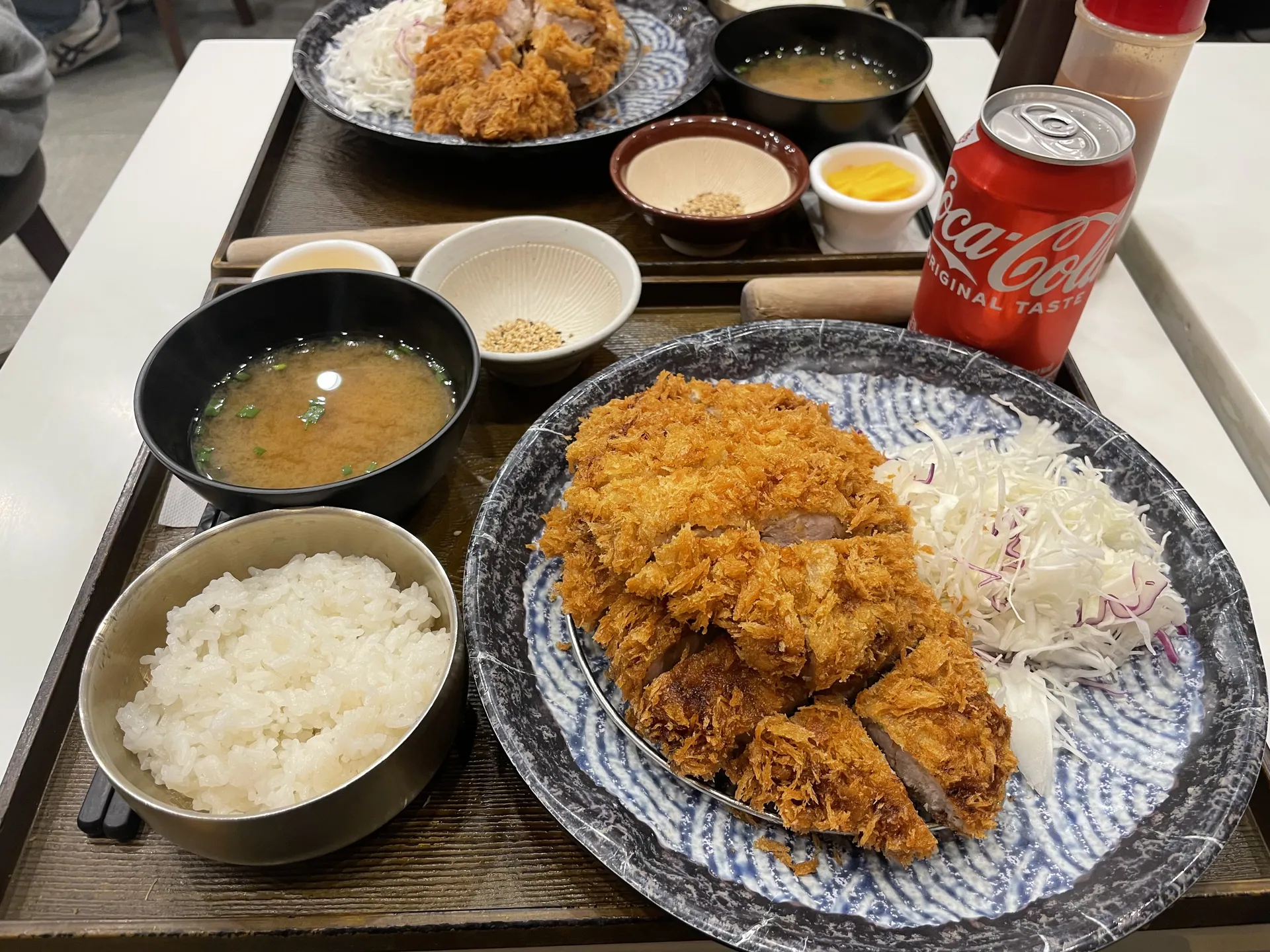 신촌, 꼬숑돈까스