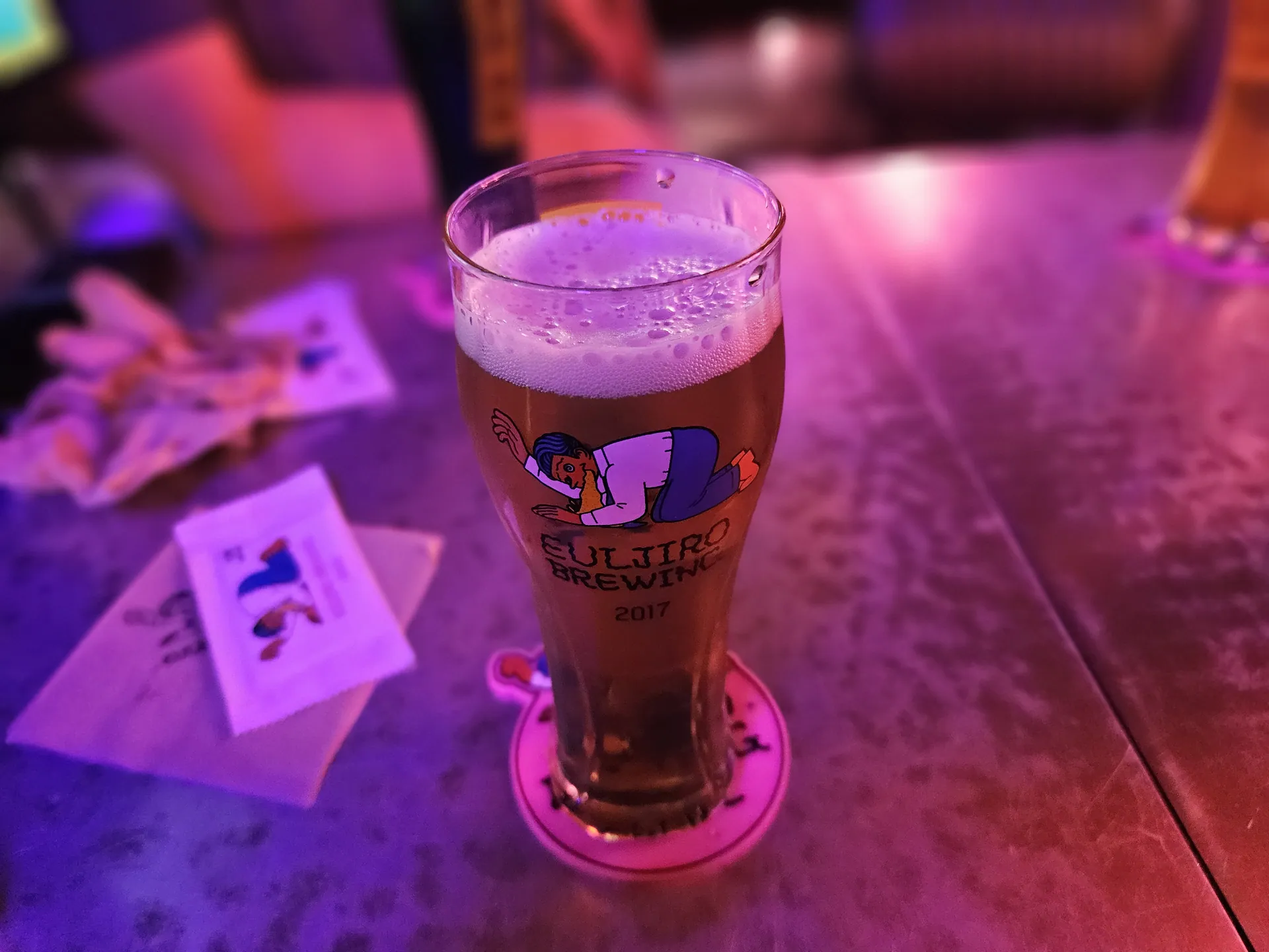 을지맥옥 (Euljiro Brewing) — 테이블에 놓인 맥주 (2026-08-05 게시, 촬영일 미확인)