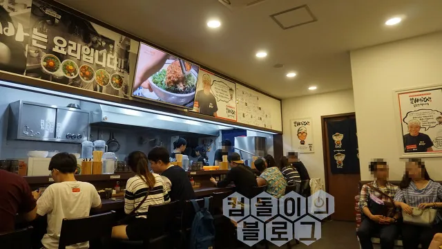 멘야하나비 잠실본점 · 원문 게시 당시 방문 사진 (2018-09-07T16:34:26+09:00). 송파구 백제고분로45길38 잠실본점 직접 방문. 작성자 워터마크 보존. 유명인 사인·사진 액자 중심 컷은 보류.