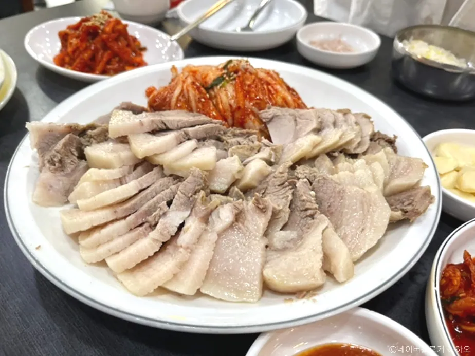 훼미리손칼국수보쌈 사진 1