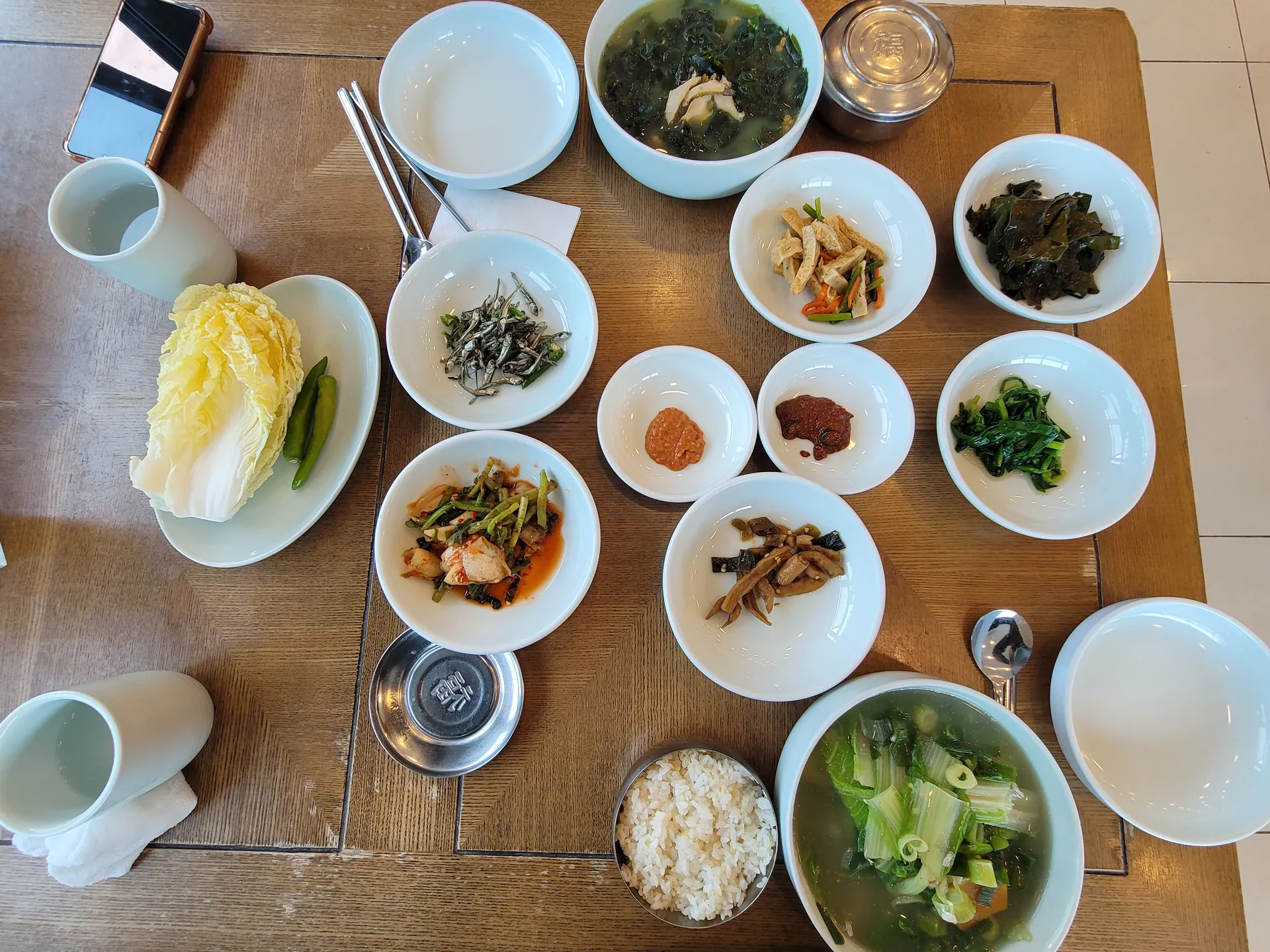 수희식당 — 수희식당 갈치국과 밑반찬 상차림 (2023-06-15 게시, 촬영일 미확인)