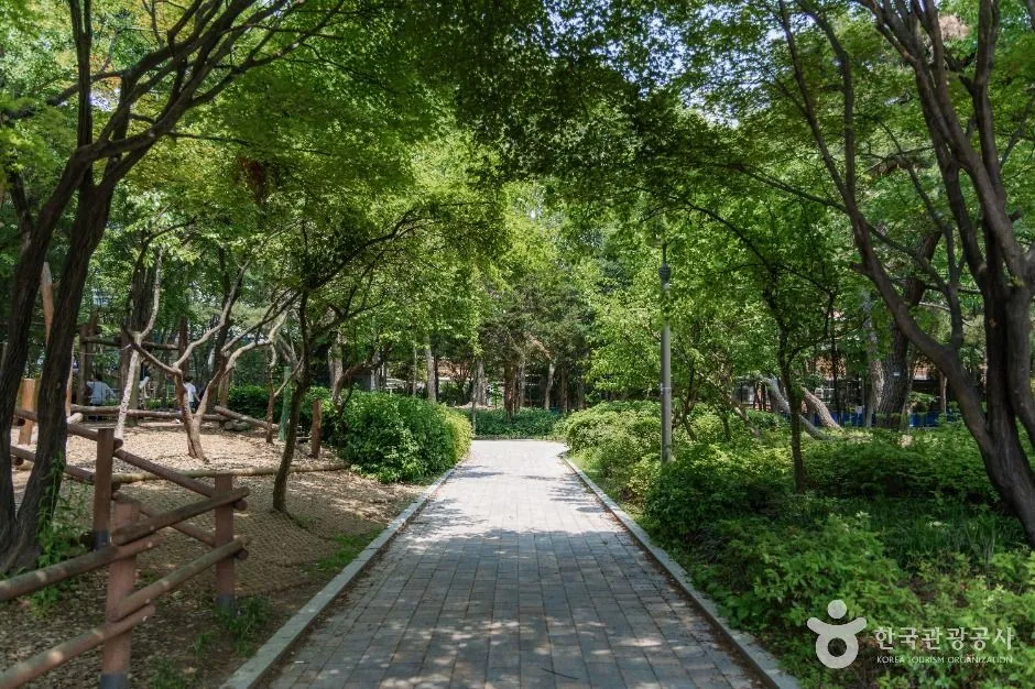 양재근린공원 — 서울_양재근린공원 (6) (촬영일 미확인)